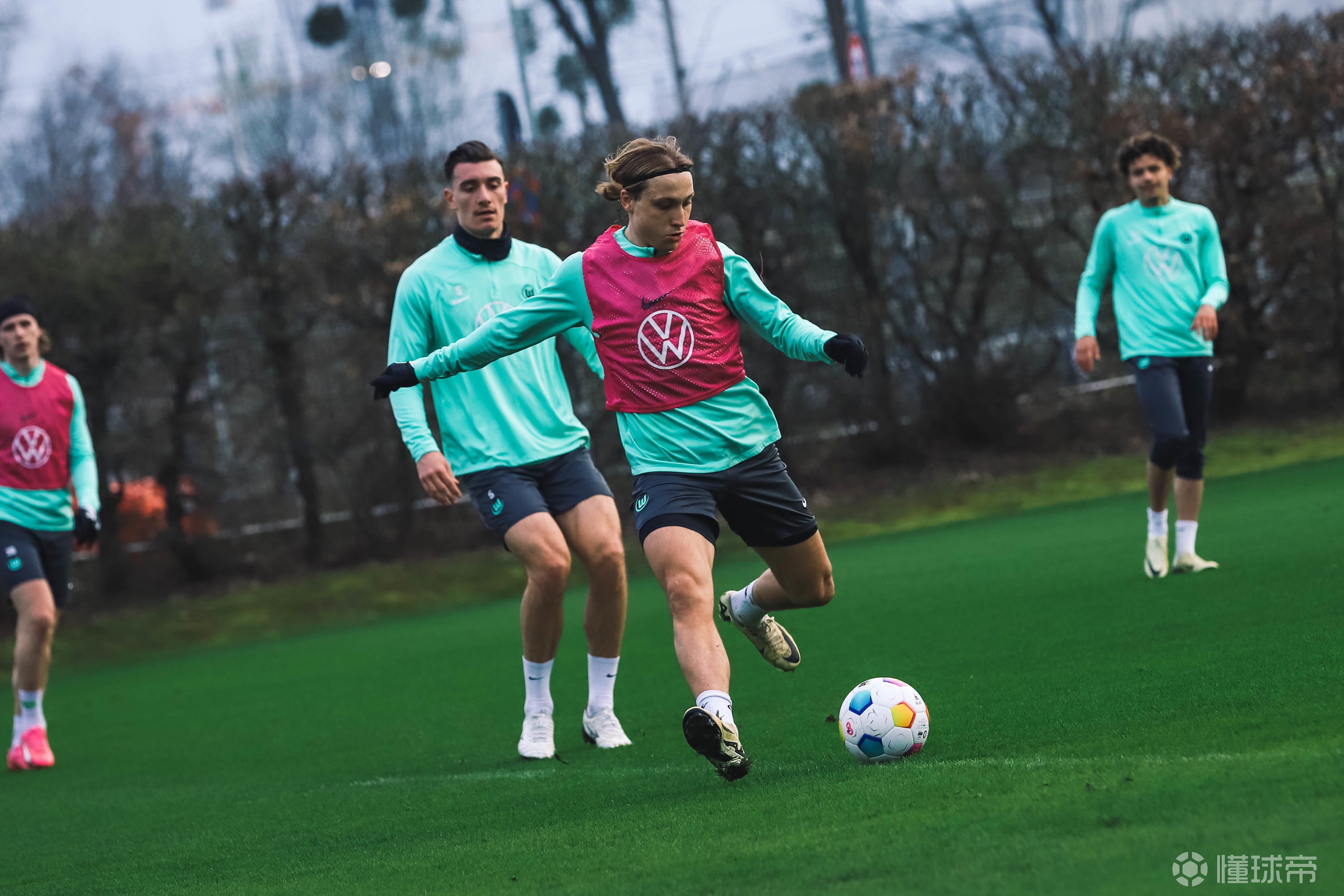 南宫官方网站国际比赛日山东男篮备战欧篮联勒沃库森回应争议备战社区盾，现场解说直呼：蒂姆在掘金比赛中伤愈复出的简单介绍