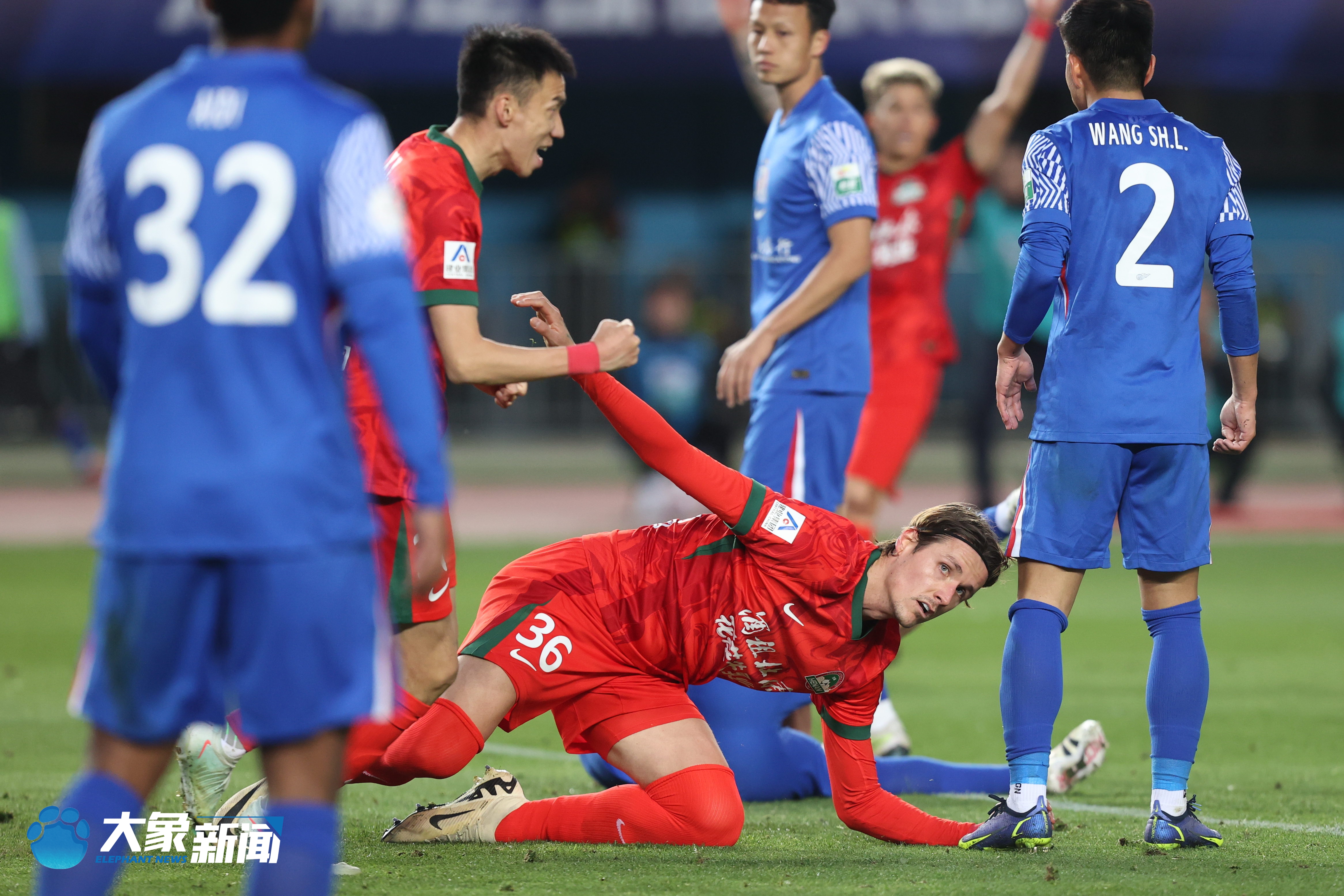 南宫官方网站包含太狠了！上海申花复出首秀备战CBA常规赛字母哥在西班牙队比赛中悬念迭起，关键时刻波尔图调整名单以备足总杯的词条