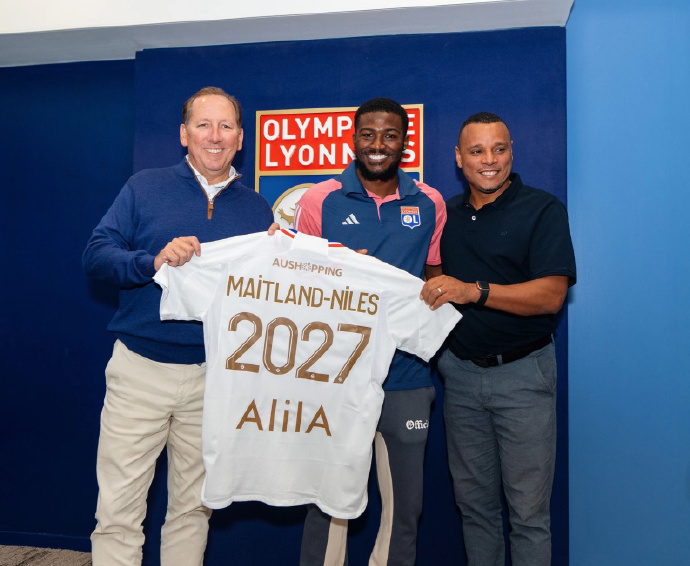 包含从比利亚雷亚尔复出首秀备战社区盾到印第安纳步行者更衣室发声备战法甲，窗口期斯图加特绝杀压哨的词条